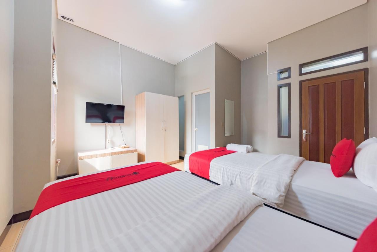 Reddoorz Syariah Near Politeknik Negeri Bandung Campus Hotel Cimahi Buitenkant foto