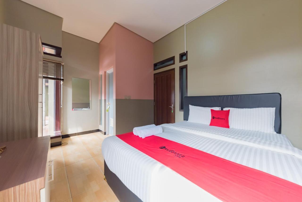Reddoorz Syariah Near Politeknik Negeri Bandung Campus Hotel Cimahi Buitenkant foto