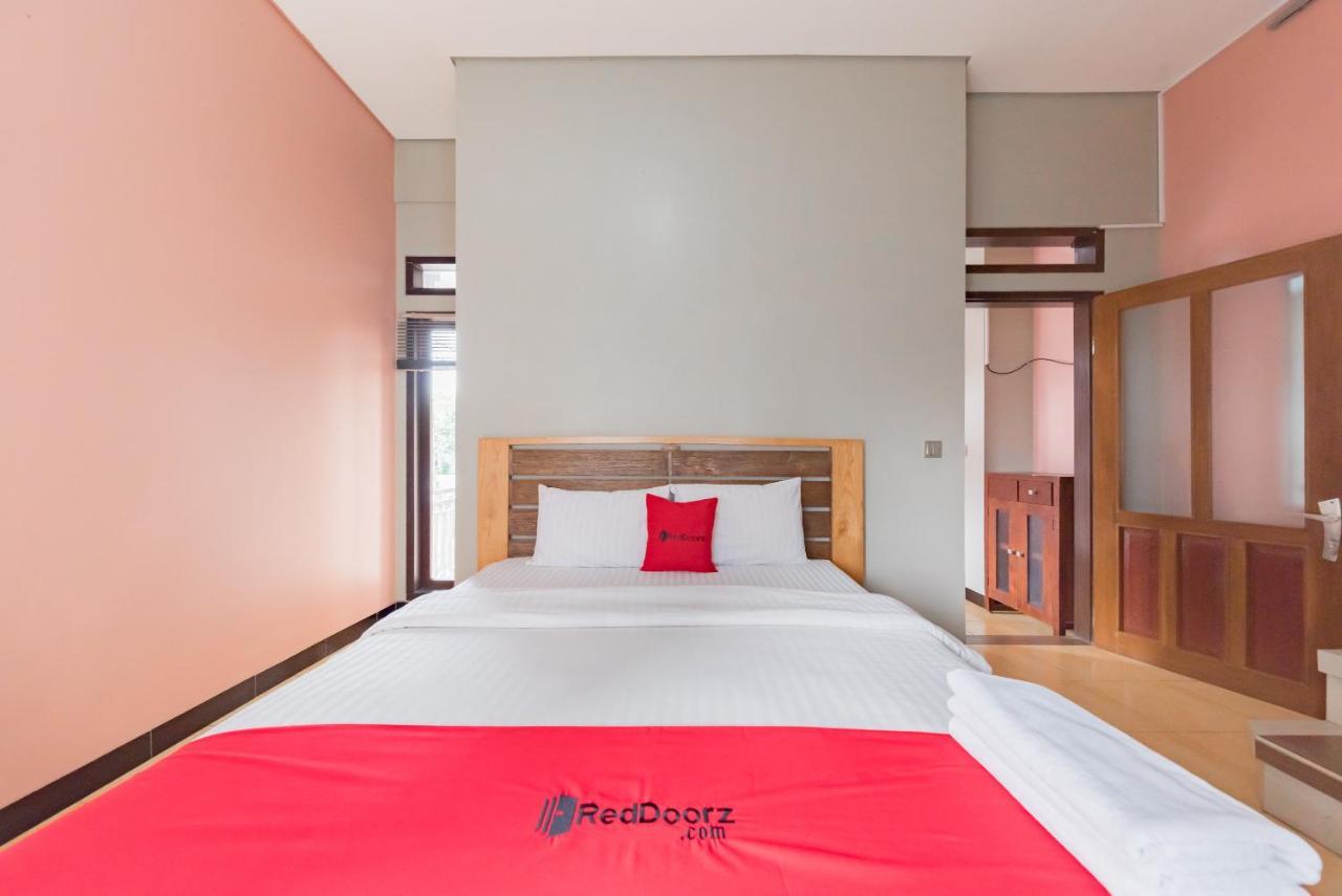 Reddoorz Syariah Near Politeknik Negeri Bandung Campus Hotel Cimahi Buitenkant foto