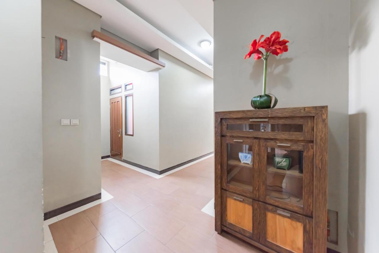 Reddoorz Syariah Near Politeknik Negeri Bandung Campus Hotel Cimahi Buitenkant foto