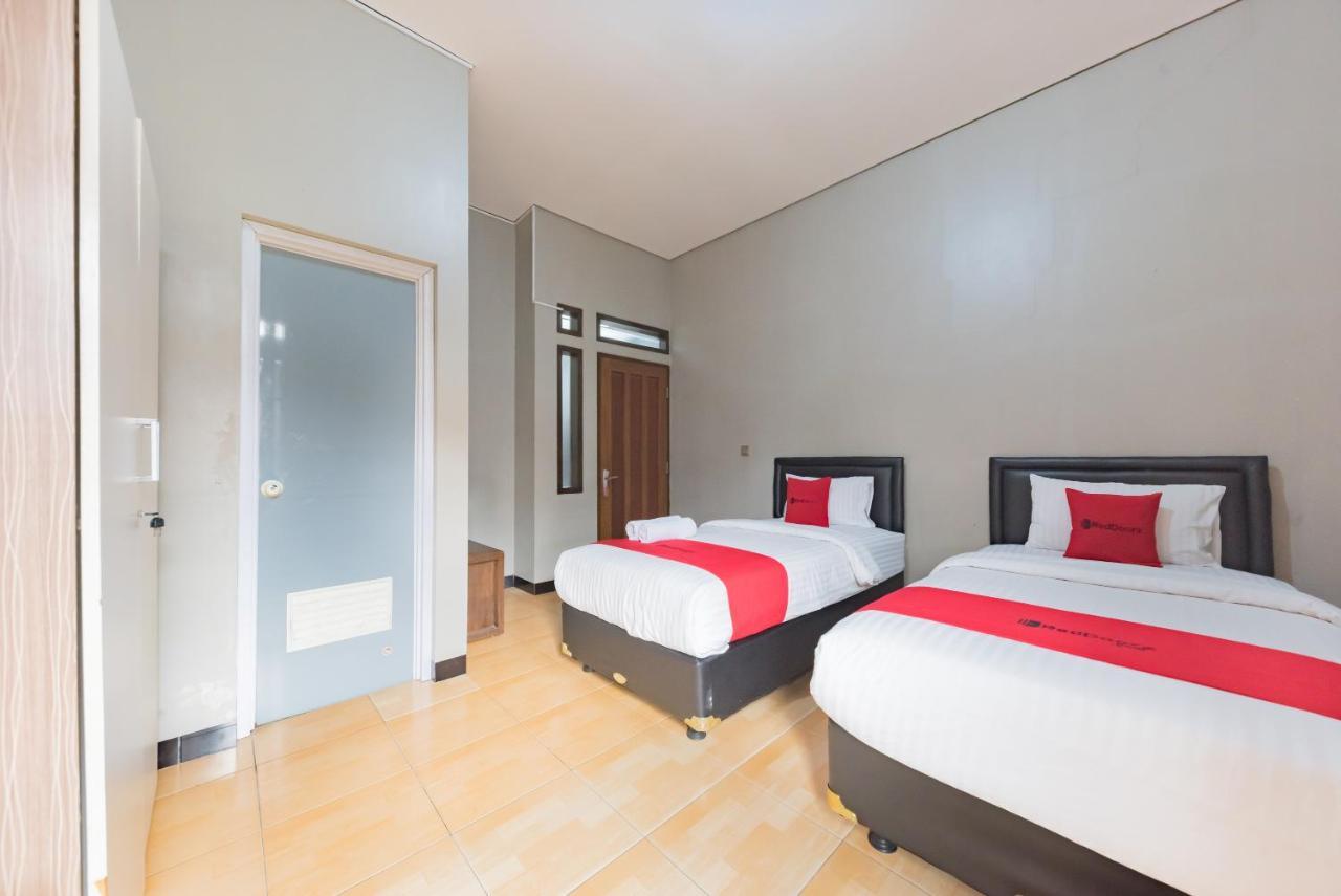 Reddoorz Syariah Near Politeknik Negeri Bandung Campus Hotel Cimahi Buitenkant foto