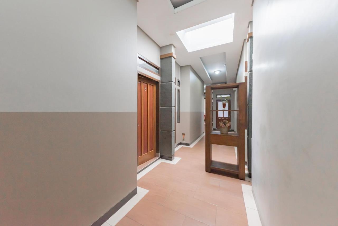 Reddoorz Syariah Near Politeknik Negeri Bandung Campus Hotel Cimahi Buitenkant foto